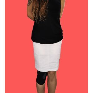 Listicle ~ White Fitted Stretch Textured Mini Skirt ~ Small